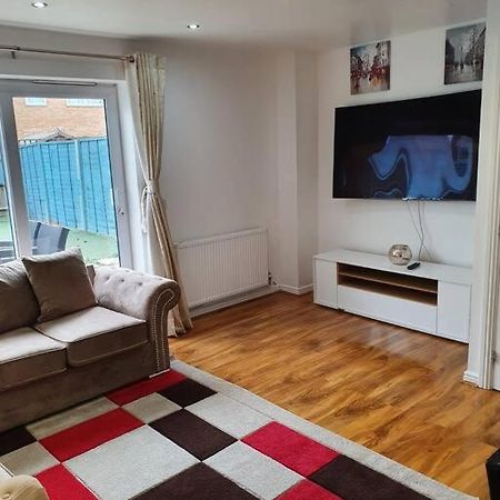 Spacious And Tastefully Decorated Town House In Lakeside West Thurrock Grays 빌라 외부 사진